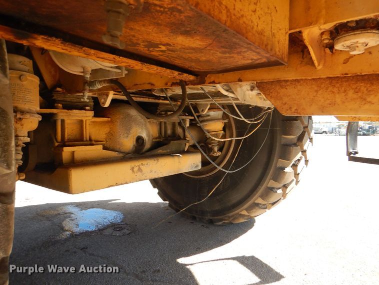 image for item DH7307 Caterpillar D35C  water wagon