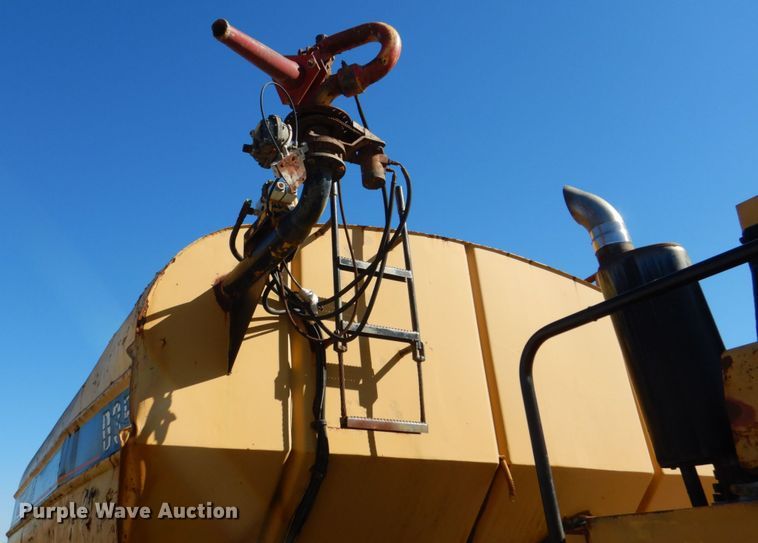 image for item DH7307 Caterpillar D35C  water wagon