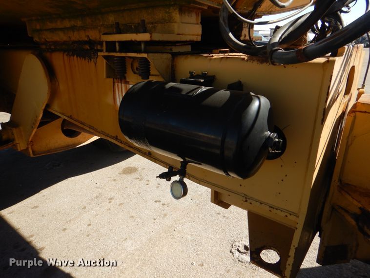 image for item DH7307 Caterpillar D35C  water wagon