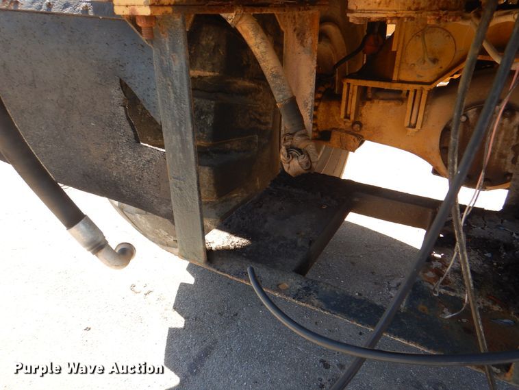 image for item DH7307 Caterpillar D35C  water wagon