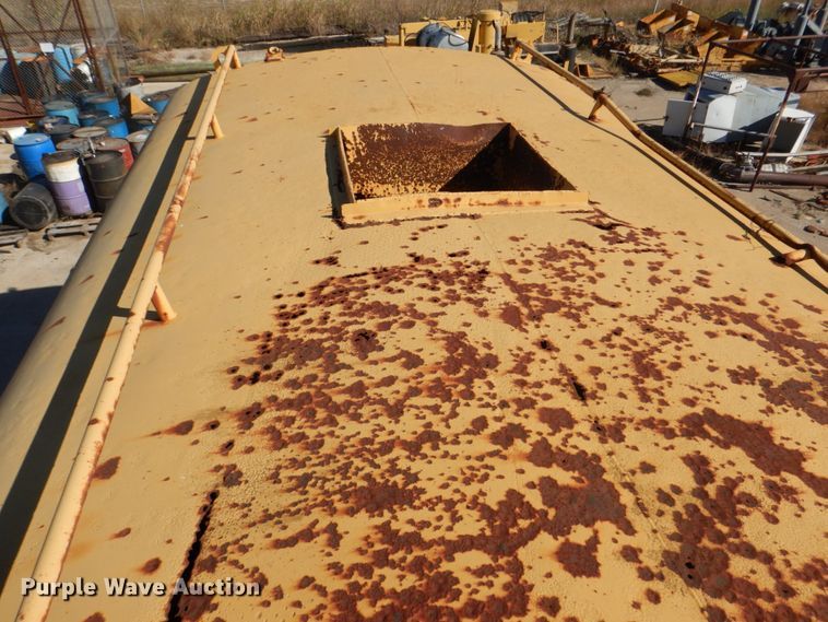 image for item DH7307 Caterpillar D35C  water wagon