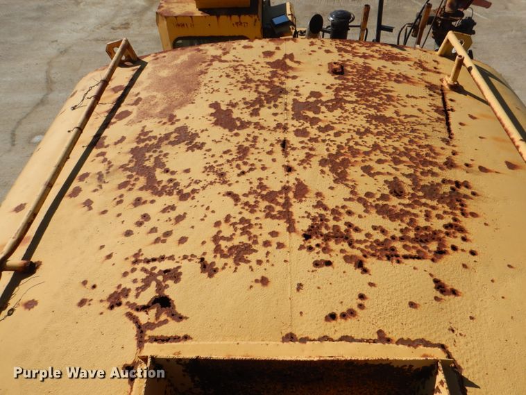 image for item DH7307 Caterpillar D35C  water wagon