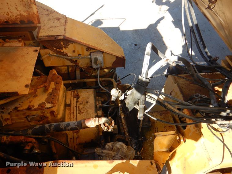 image for item DH7307 Caterpillar D35C  water wagon