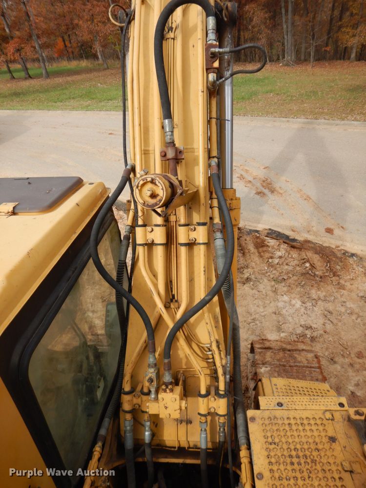 image for item DH8009 2000 Caterpillar 318BLN  excavator