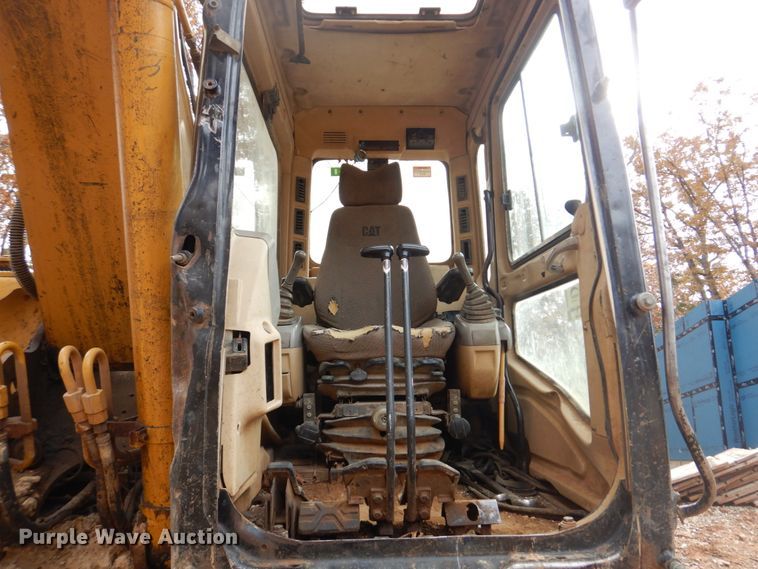 image for item DH8009 2000 Caterpillar 318BLN  excavator