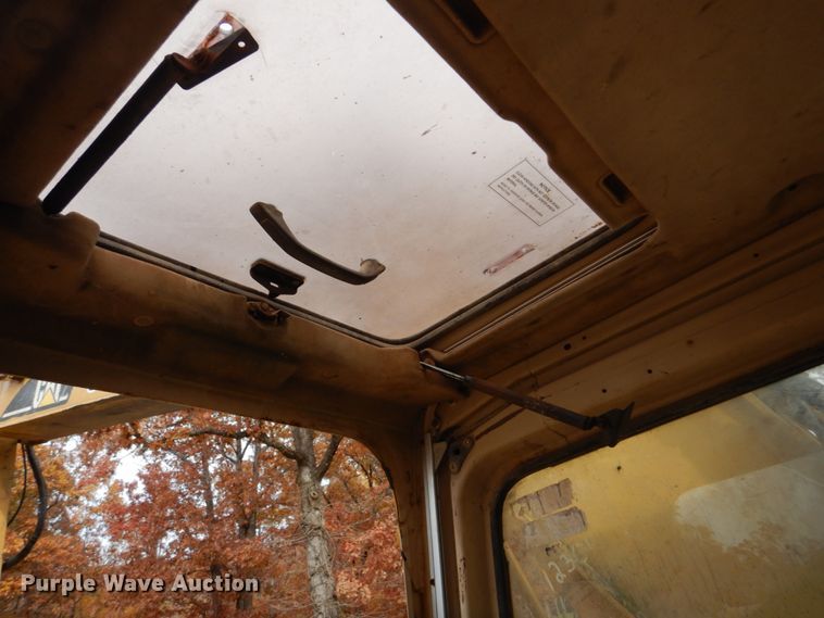 image for item DH8009 2000 Caterpillar 318BLN  excavator