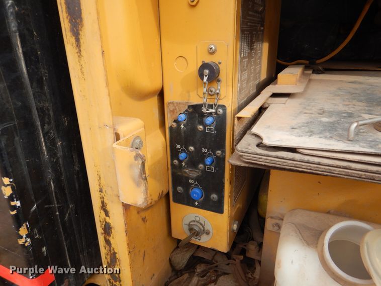 image for item DH8009 2000 Caterpillar 318BLN  excavator