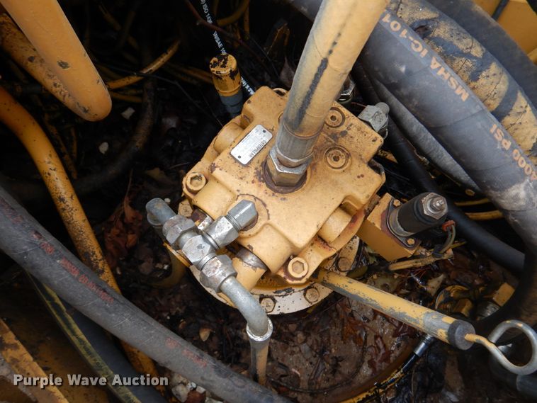 image for item DH8009 2000 Caterpillar 318BLN  excavator