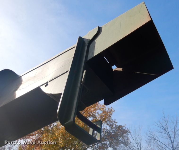 image for item DH8029 2020 Bandit Intimidator 18XP  wood chipper