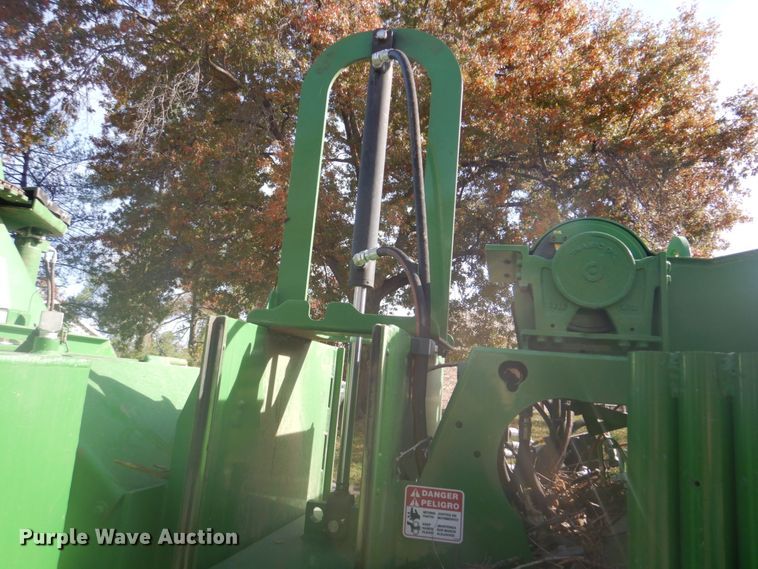 image for item DH8029 2020 Bandit Intimidator 18XP  wood chipper