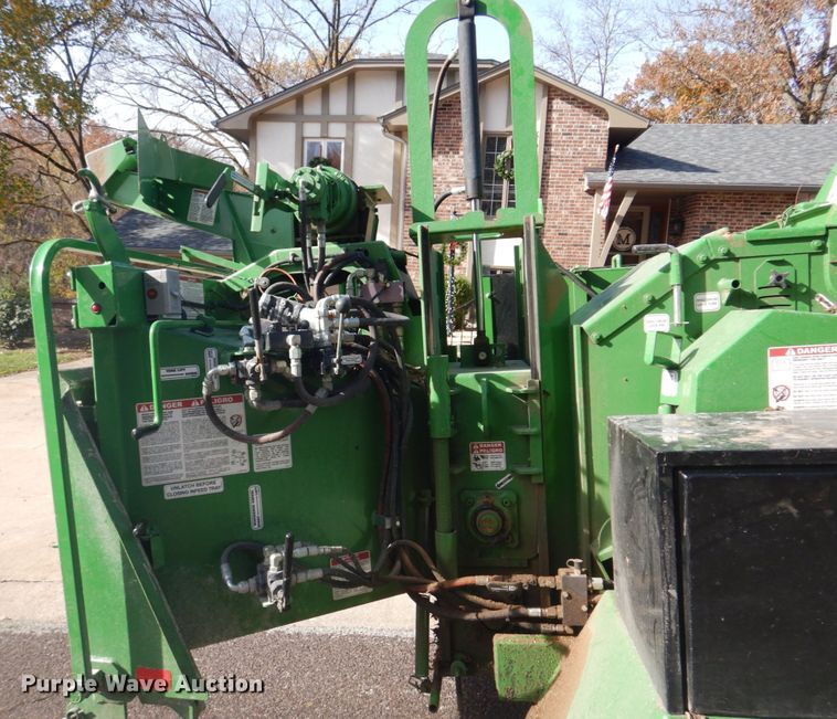 image for item DH8029 2020 Bandit Intimidator 18XP  wood chipper