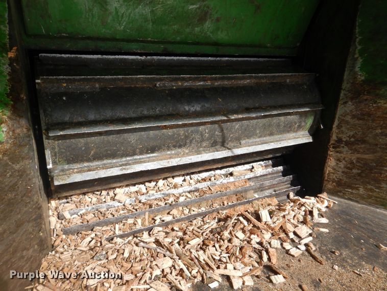 image for item DH8029 2020 Bandit Intimidator 18XP  wood chipper