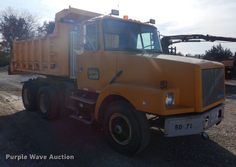 image for item DH8032 1994 White GMC WG  dump truck