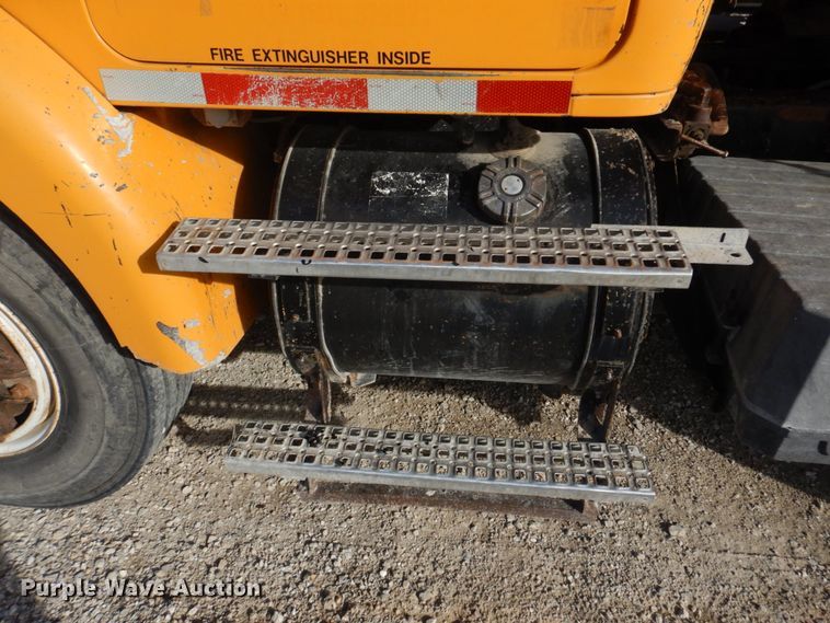 image for item DH8032 1994 White GMC WG  dump truck