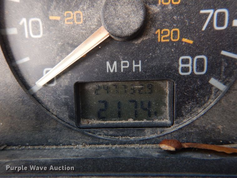 image for item DH8032 1994 White GMC WG  dump truck