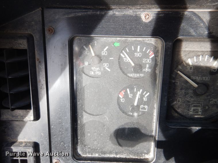 image for item DH8032 1994 White GMC WG  dump truck