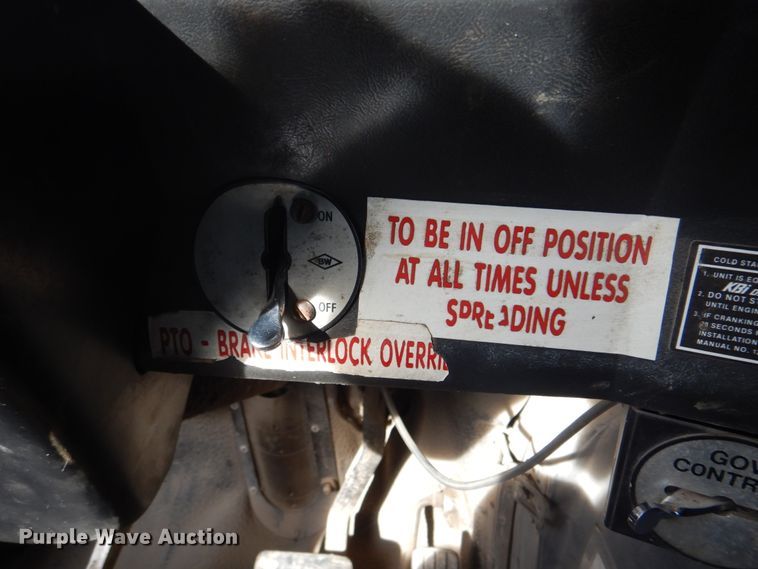 image for item DH8032 1994 White GMC WG  dump truck