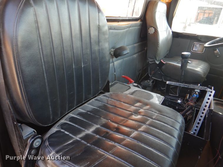 image for item DH8032 1994 White GMC WG  dump truck