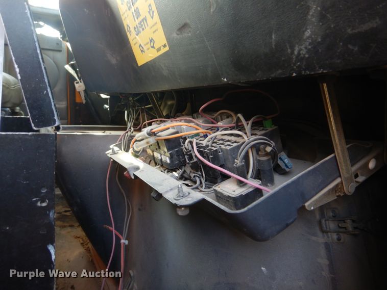 image for item DH8032 1994 White GMC WG  dump truck