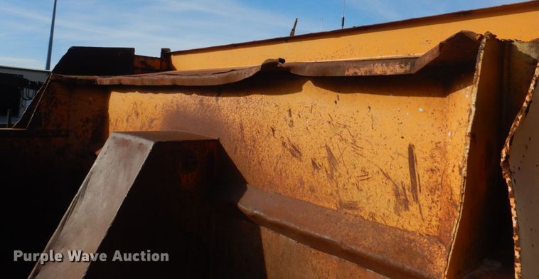 image for item DH8032 1994 White GMC WG  dump truck