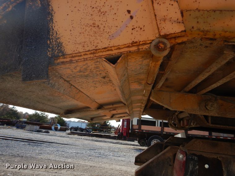 image for item DH8032 1994 White GMC WG  dump truck