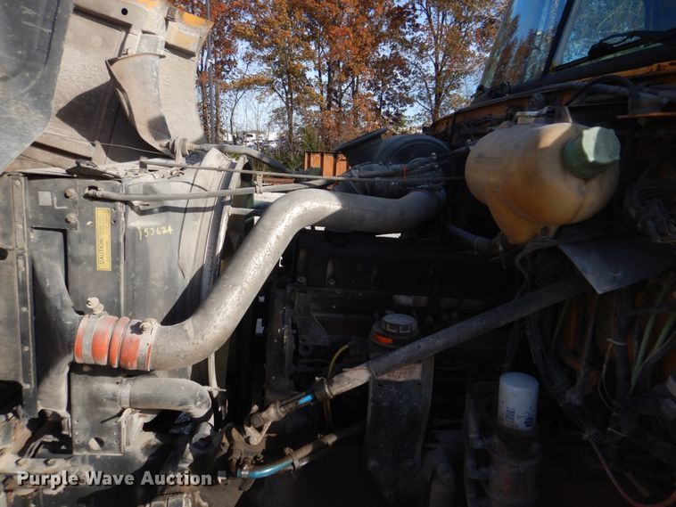 image for item DH8032 1994 White GMC WG  dump truck