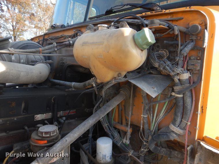 image for item DH8032 1994 White GMC WG  dump truck