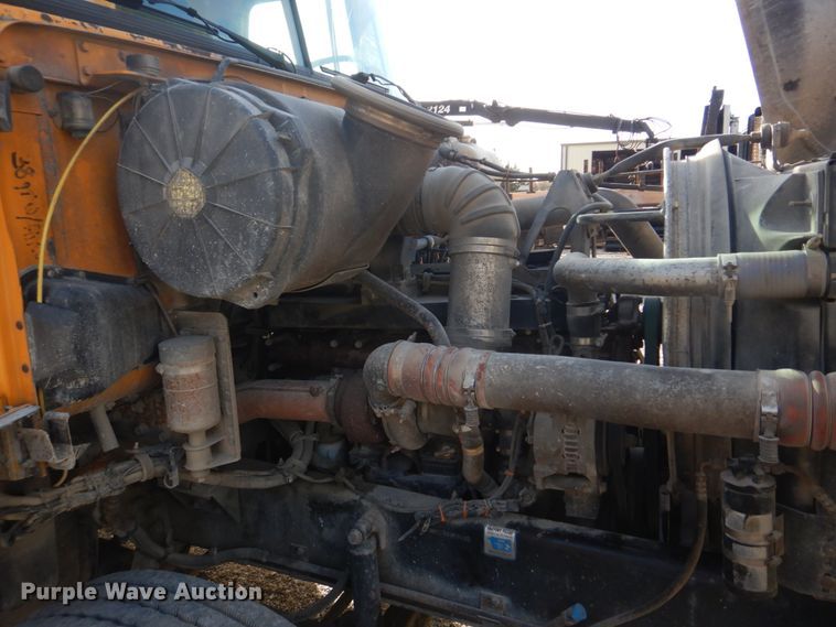 image for item DH8032 1994 White GMC WG  dump truck