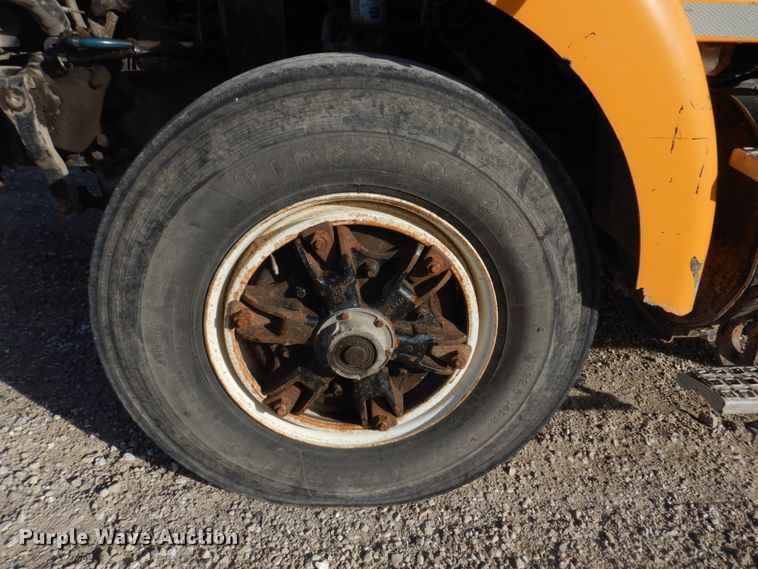 image for item DH8032 1994 White GMC WG  dump truck