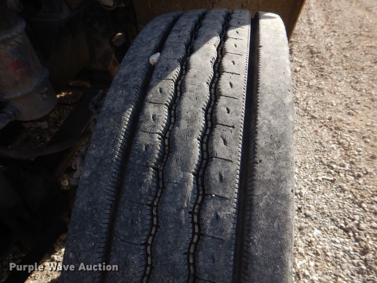 image for item DH8032 1994 White GMC WG  dump truck