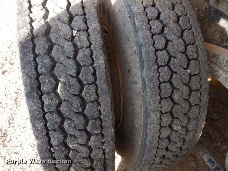 image for item DH8032 1994 White GMC WG  dump truck