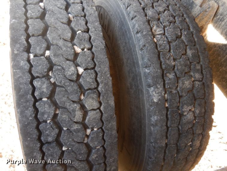 image for item DH8032 1994 White GMC WG  dump truck