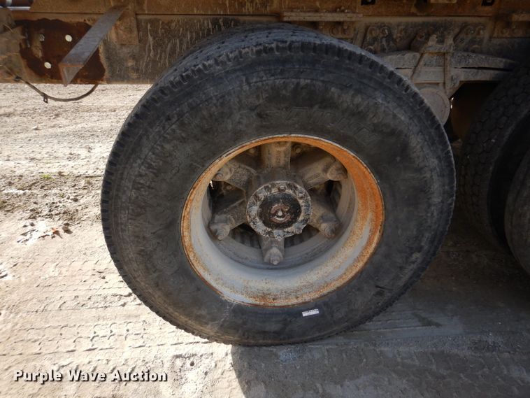 image for item DH8032 1994 White GMC WG  dump truck