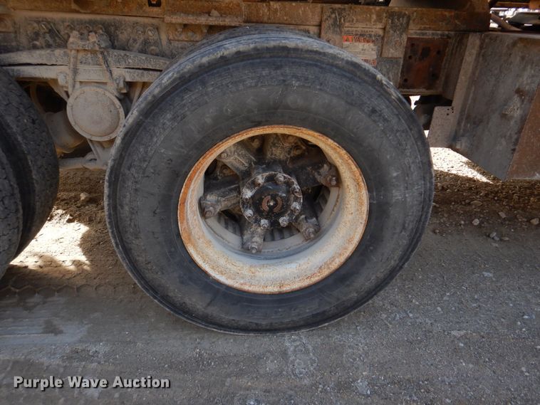 image for item DH8032 1994 White GMC WG  dump truck