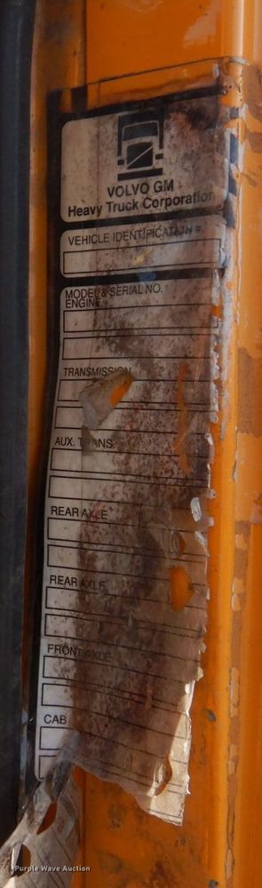 image for item DH8032 1994 White GMC WG  dump truck