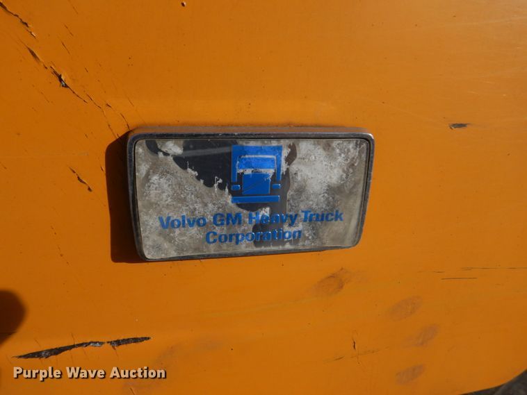 image for item DH8032 1994 White GMC WG  dump truck