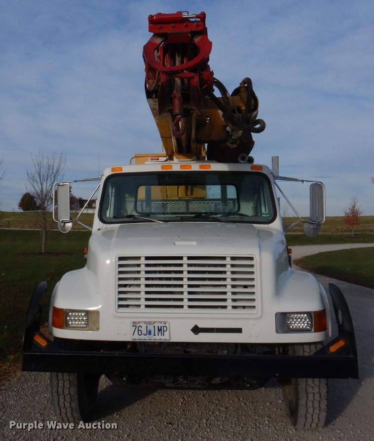 image for item DH8037 1999 International 4700  digger derrick truck