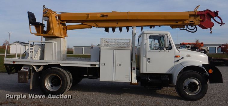 image for item DH8037 1999 International 4700  digger derrick truck