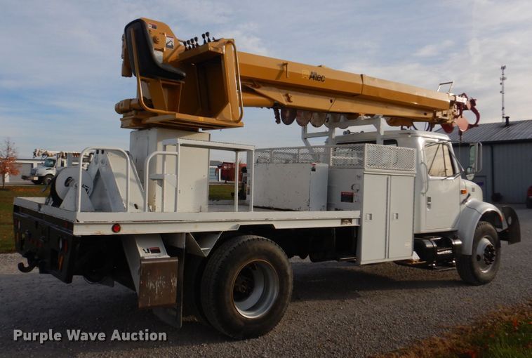image for item DH8037 1999 International 4700  digger derrick truck
