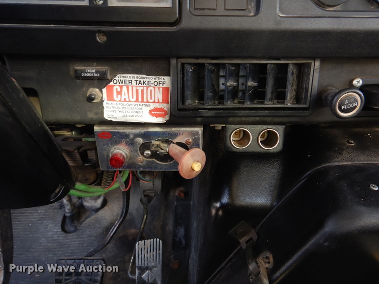 image for item DH8037 1999 International 4700  digger derrick truck