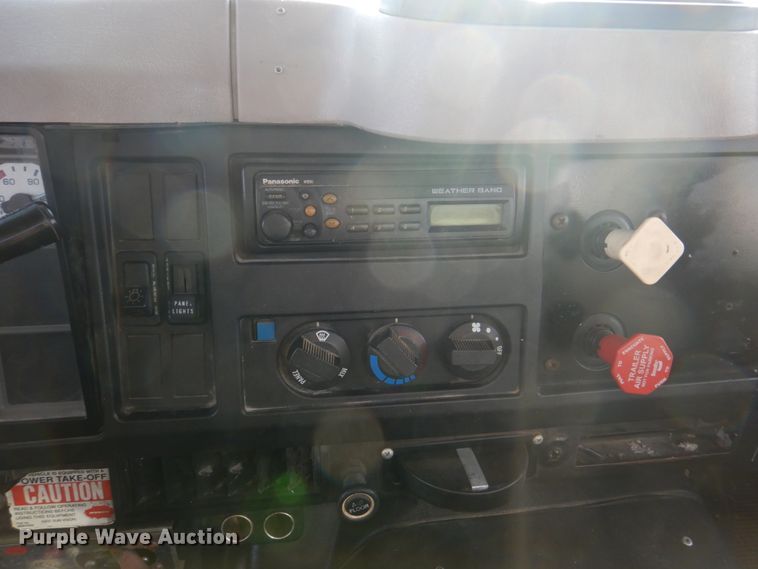 image for item DH8037 1999 International 4700  digger derrick truck