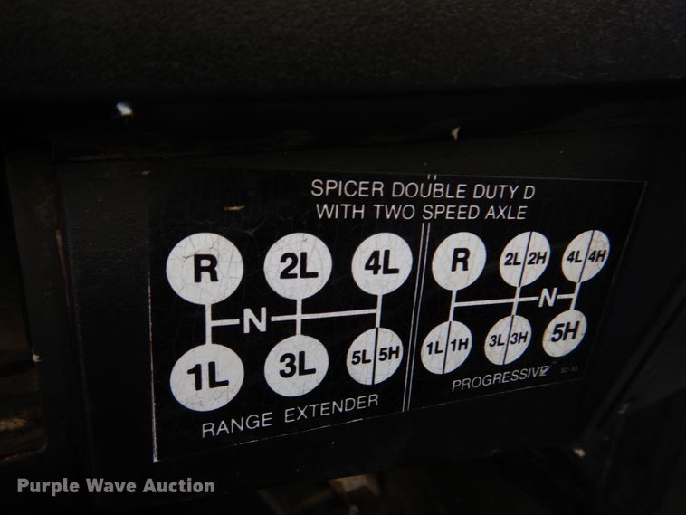 image for item DH8037 1999 International 4700  digger derrick truck