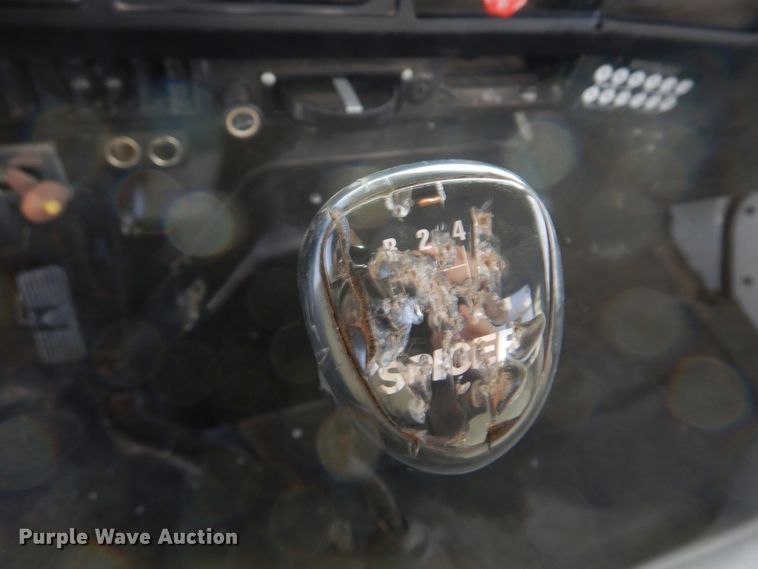 image for item DH8037 1999 International 4700  digger derrick truck