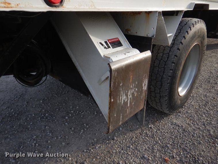 image for item DH8037 1999 International 4700  digger derrick truck