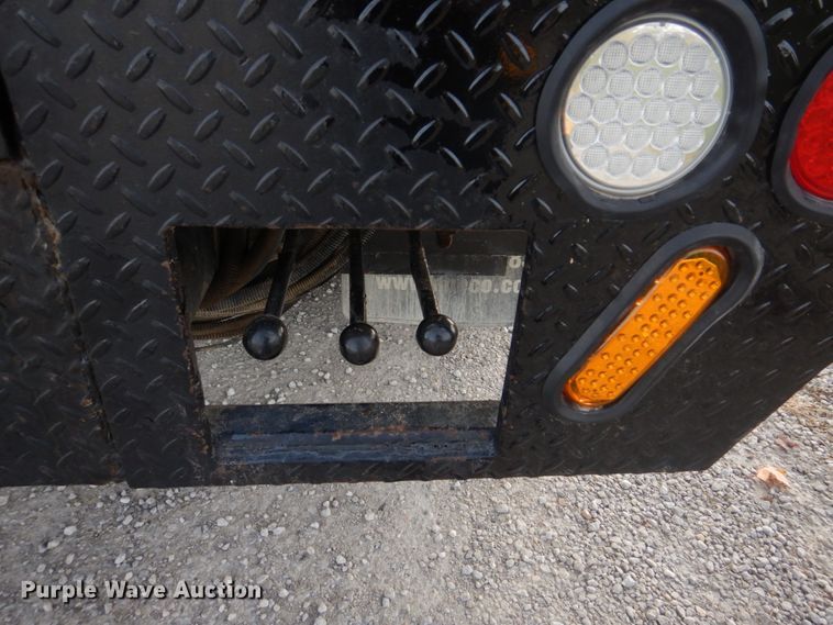 image for item DH8037 1999 International 4700  digger derrick truck