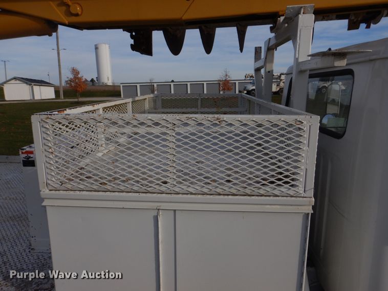 image for item DH8037 1999 International 4700  digger derrick truck