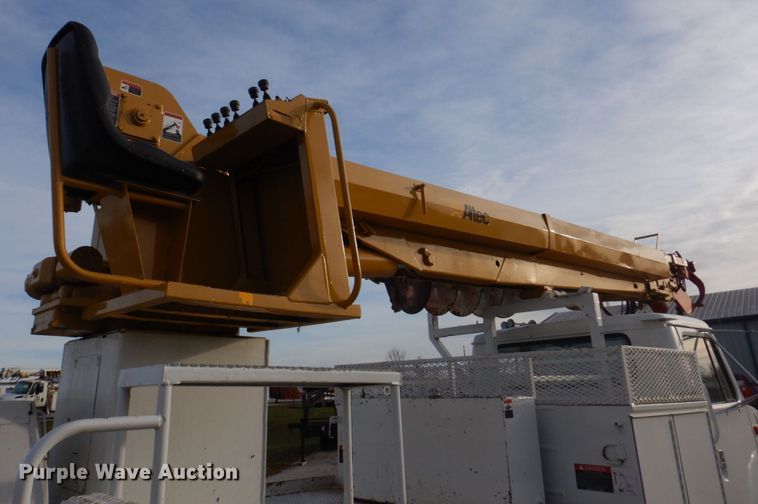 image for item DH8037 1999 International 4700  digger derrick truck