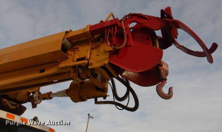 image for item DH8037 1999 International 4700  digger derrick truck