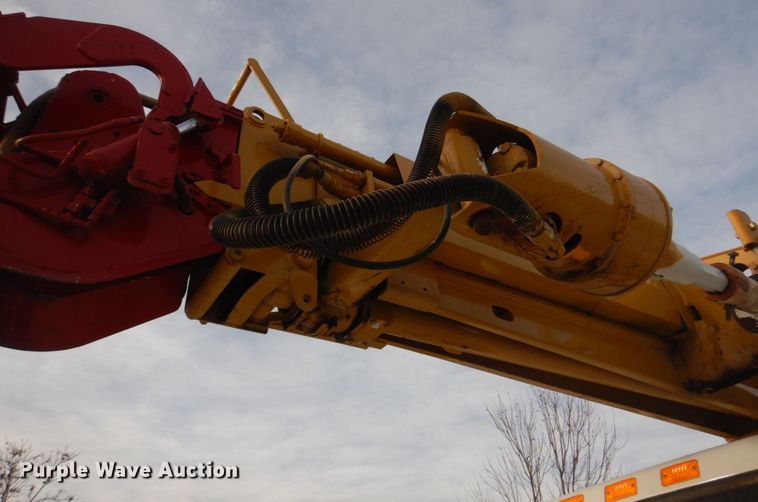 image for item DH8037 1999 International 4700  digger derrick truck