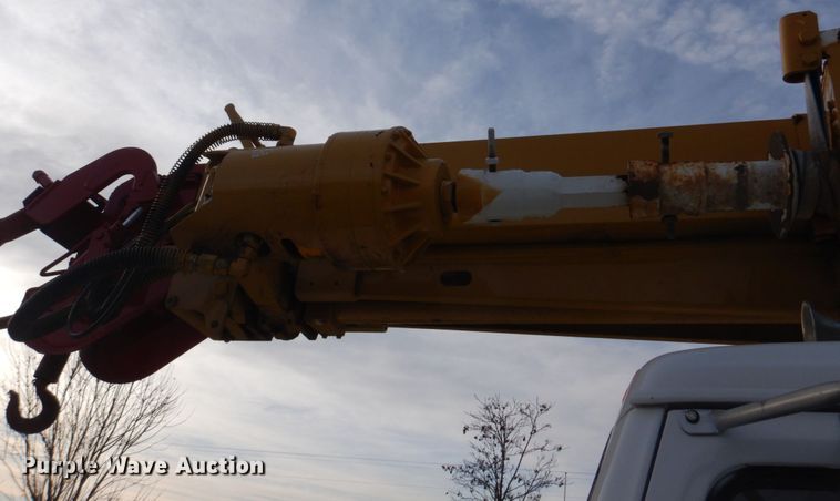 image for item DH8037 1999 International 4700  digger derrick truck